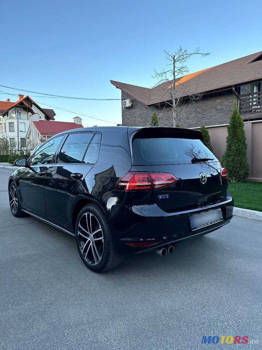 2015' Volkswagen Golf photo #5