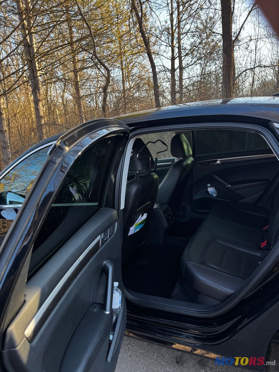 2016' Volkswagen Passat photo #5