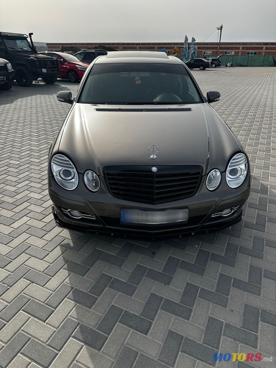 2008' Mercedes-Benz E-Class photo #1