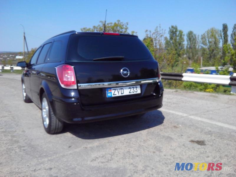 2008' Opel Astra photo #2