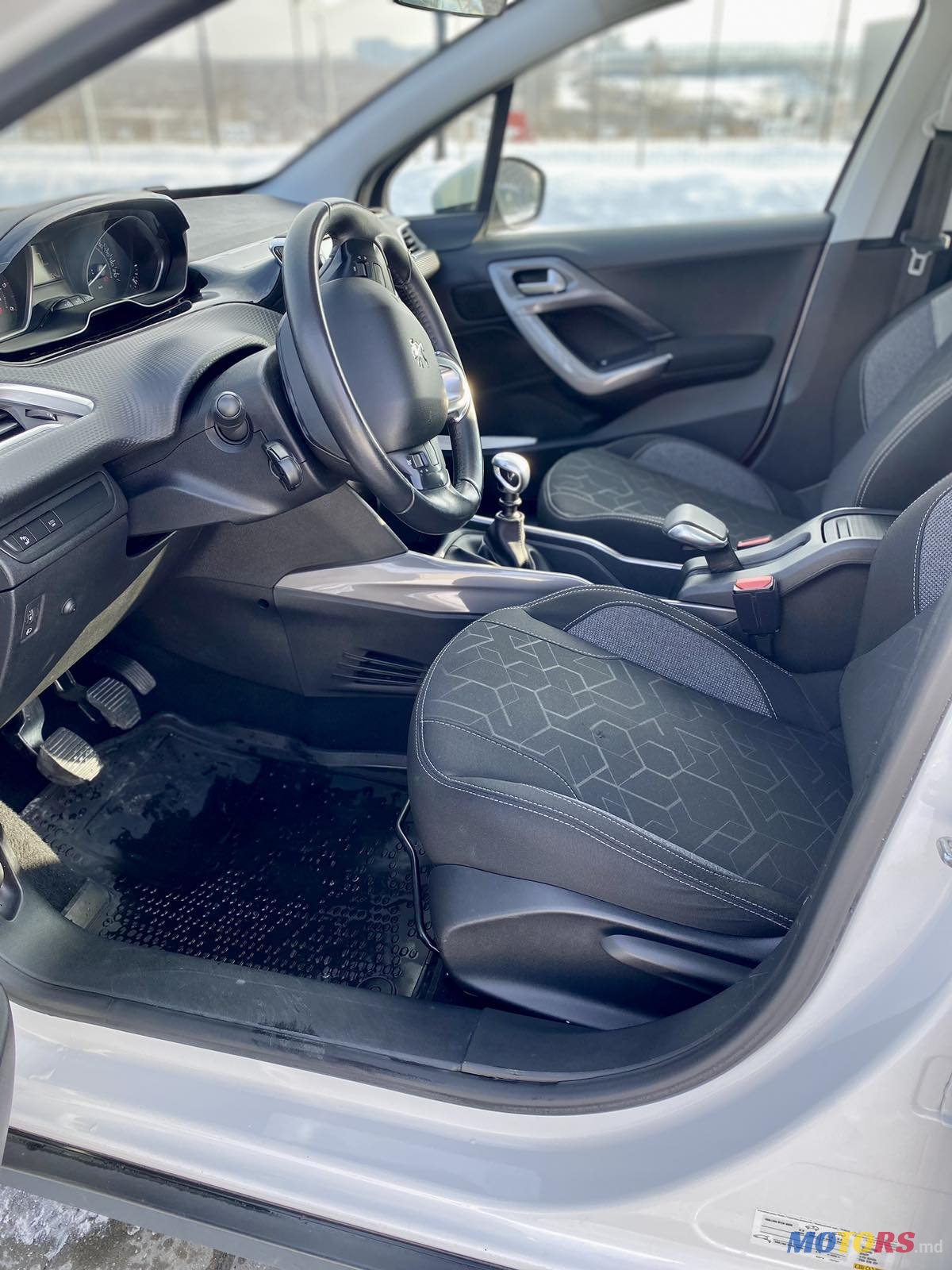 2018' Peugeot 2008 photo #4