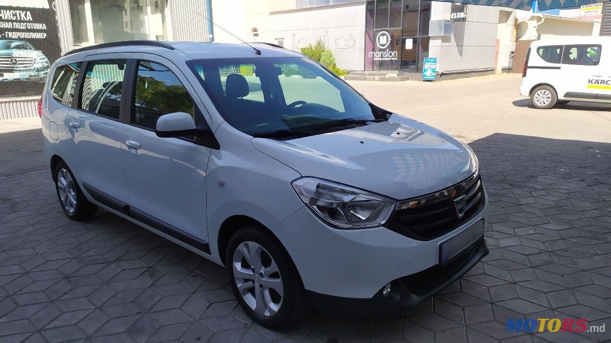2013' Dacia Lodgy photo #4