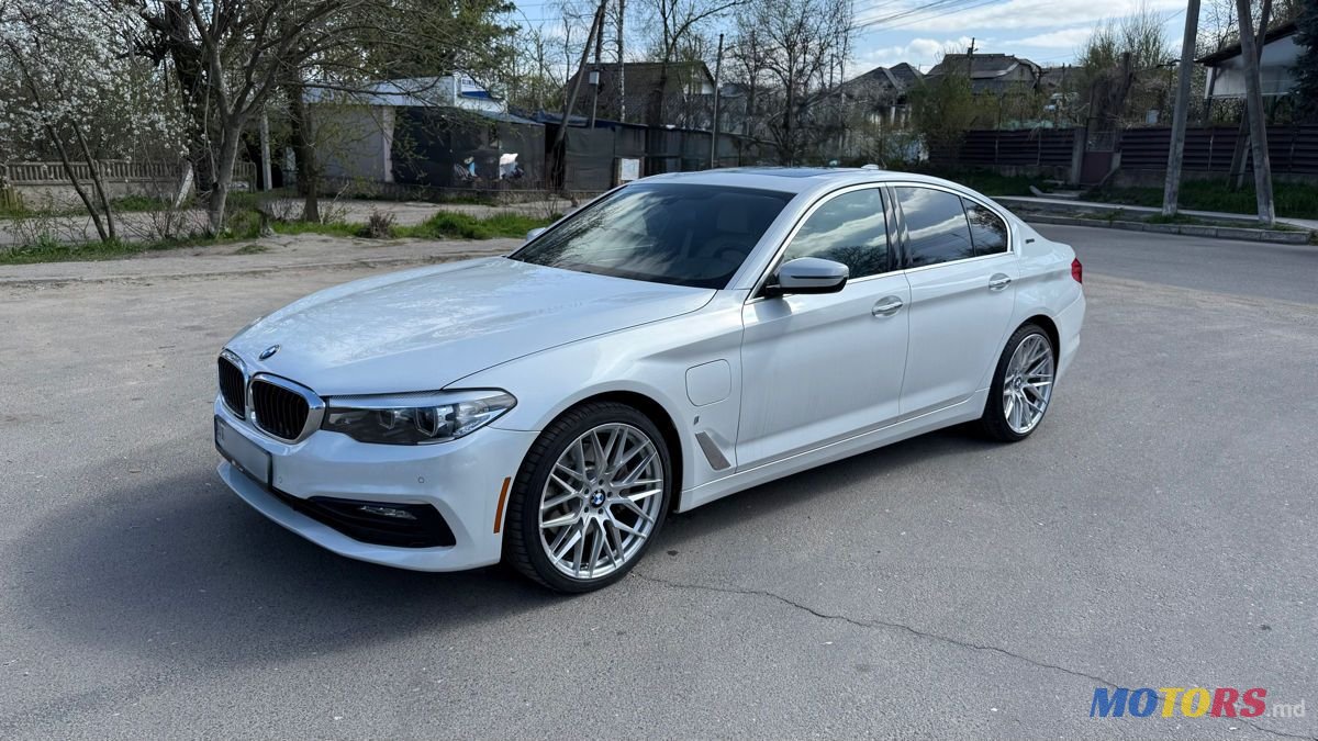 2017' BMW 5 Series photo #1