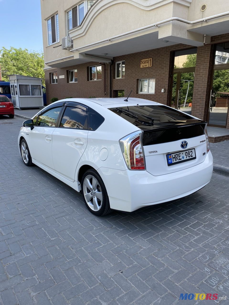 2012' Toyota Prius photo #4