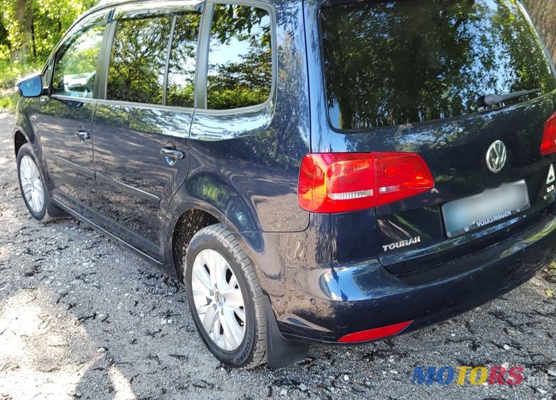 2013' Volkswagen Touran photo #3