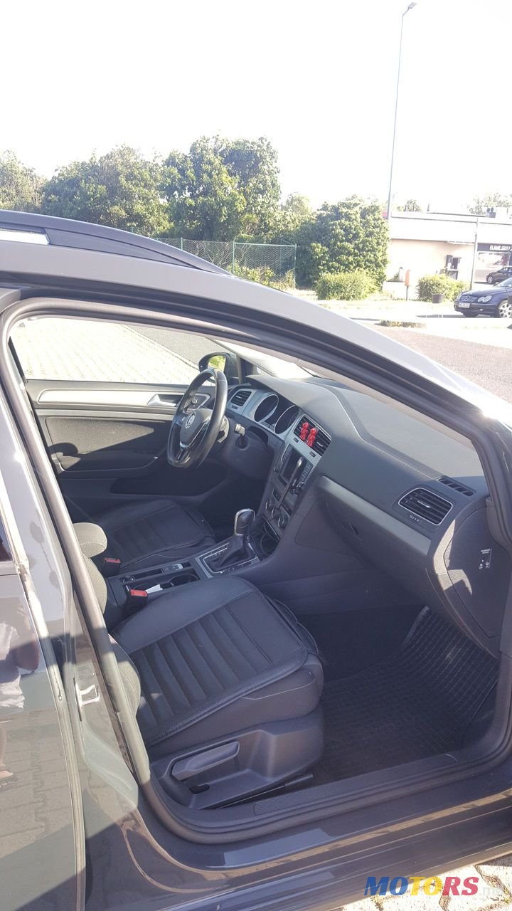 2016' Volkswagen Golf photo #5