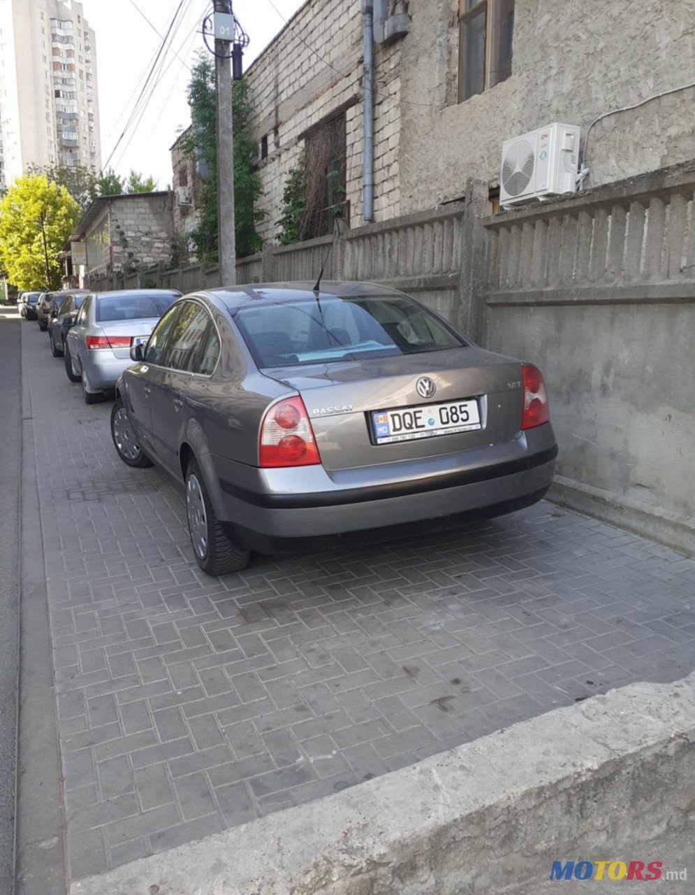 2002' Volkswagen Passat photo #5