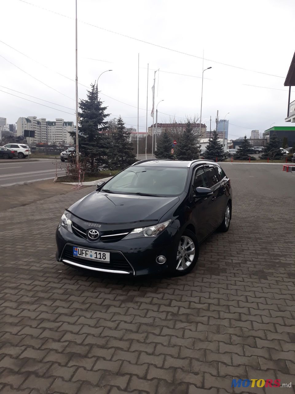 2013' Toyota Auris photo #1