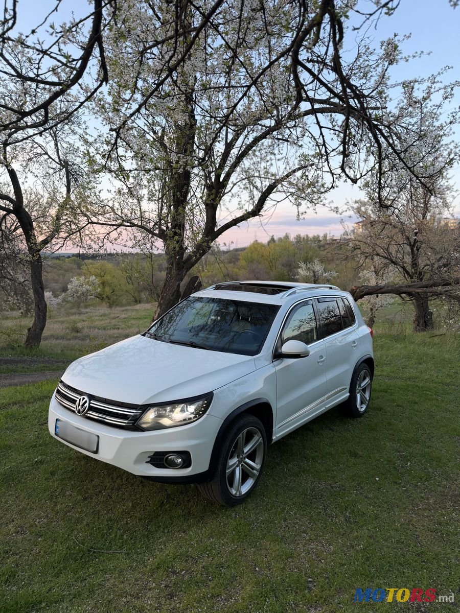 2014' Volkswagen Tiguan photo #3