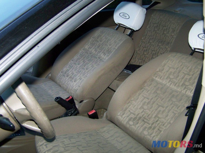 2005' Ford Focus photo #3