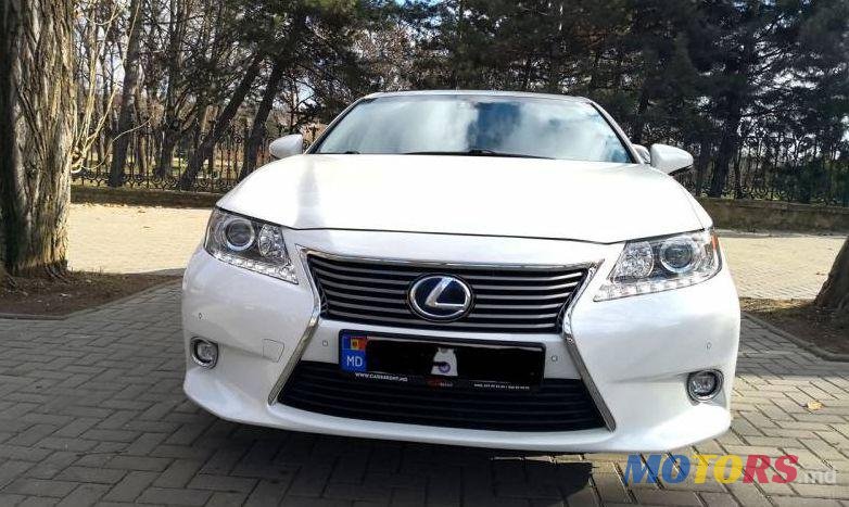 2014' Lexus ES photo #3