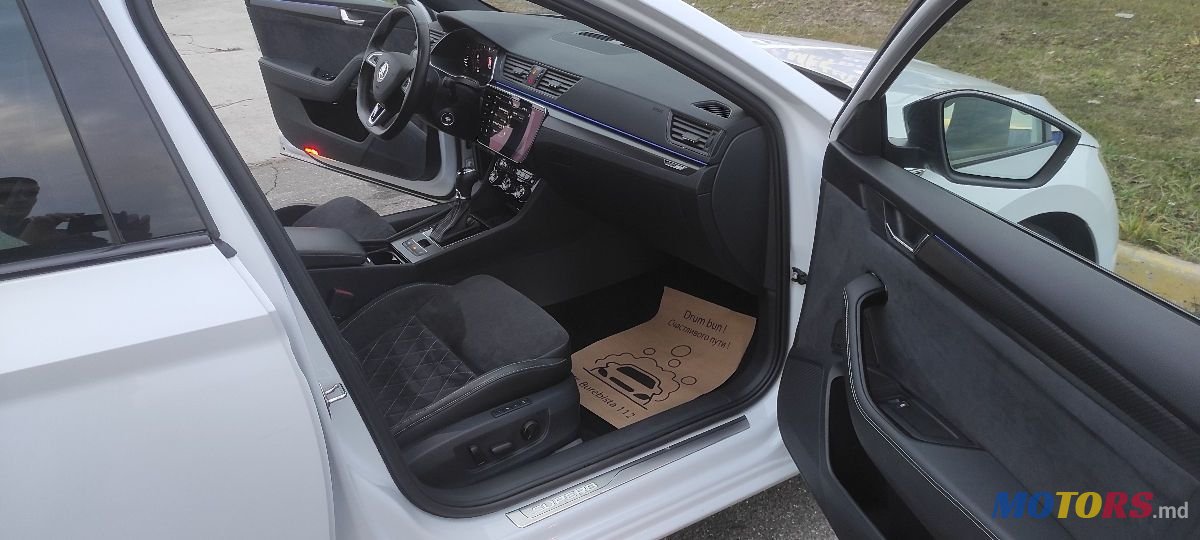 2019' Skoda Superb photo #6