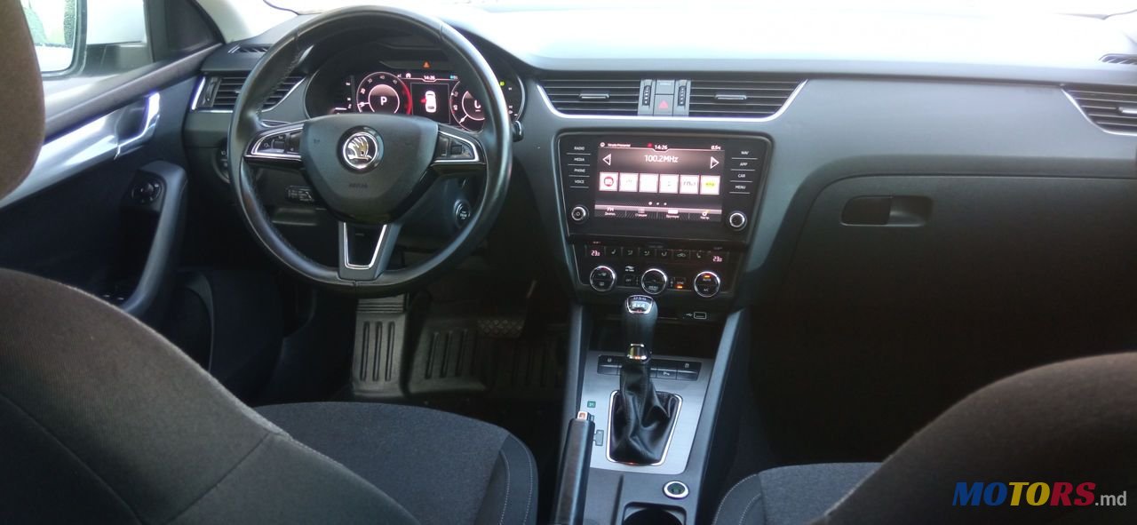 2020' Skoda Octavia photo #6