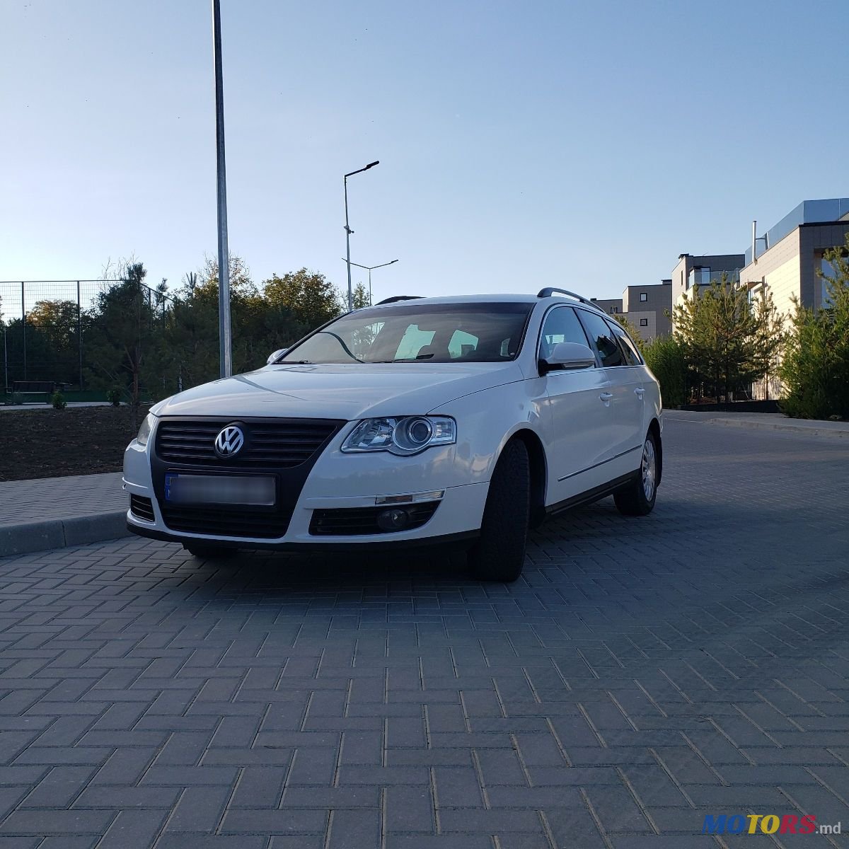 2009' Volkswagen Passat photo #2
