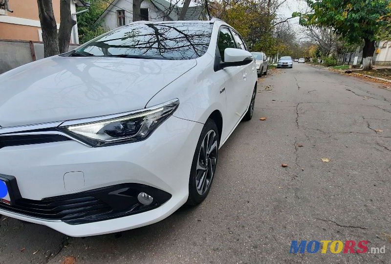 2016' Toyota Auris photo #3