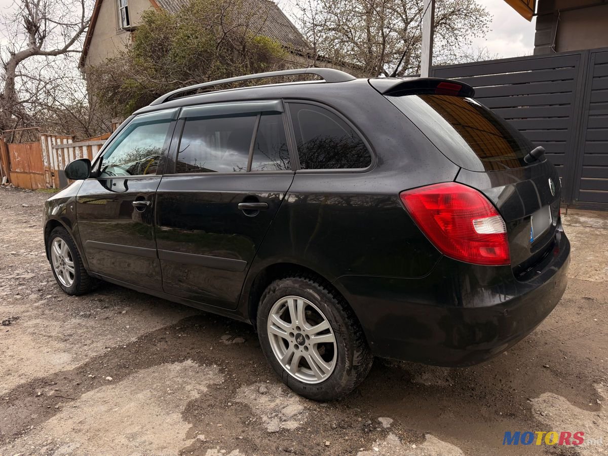 2008' Skoda Fabia photo #3