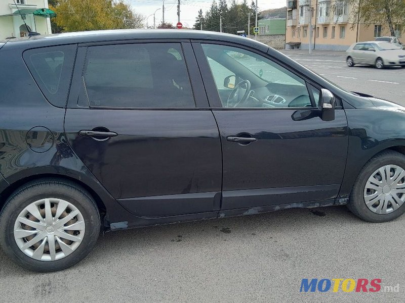 2010' Renault Scenic photo #3