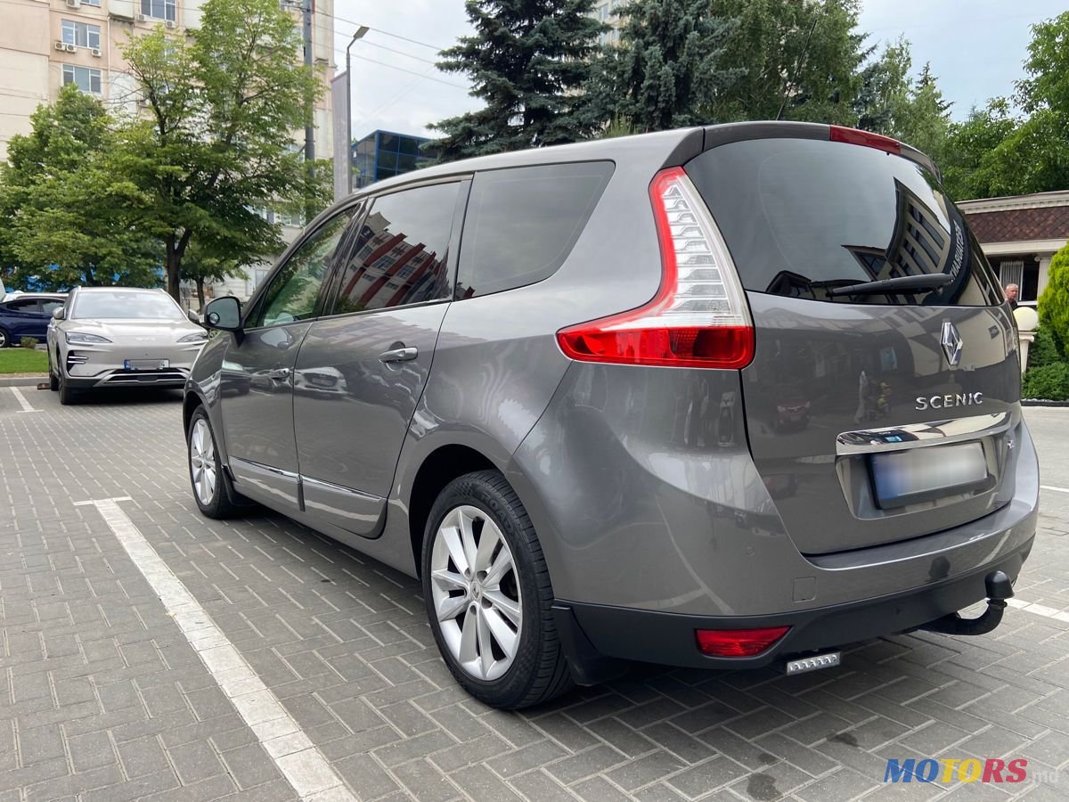 2012' Renault Grand Scenic photo #3