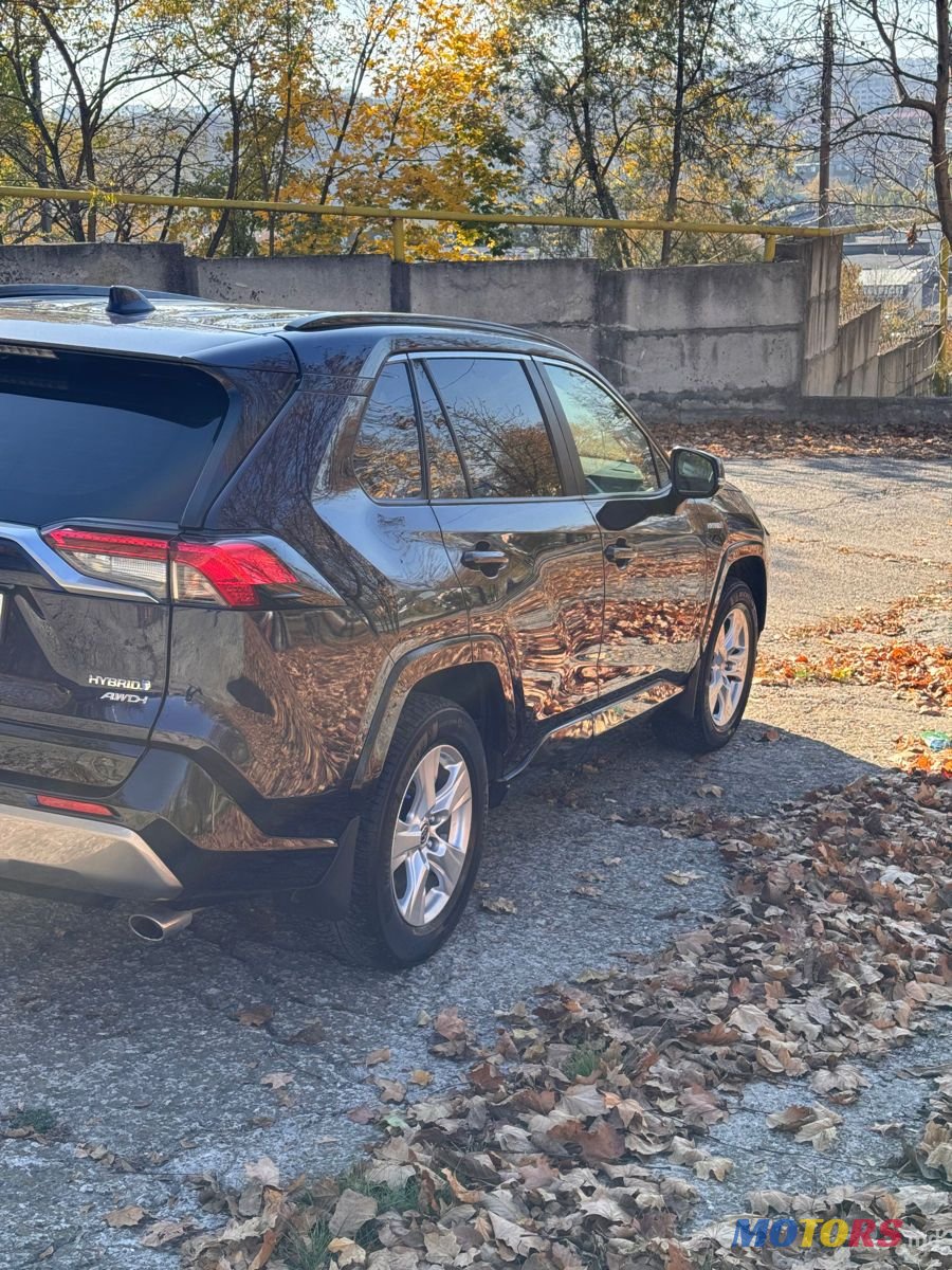 2020' Toyota RAV4 photo #6