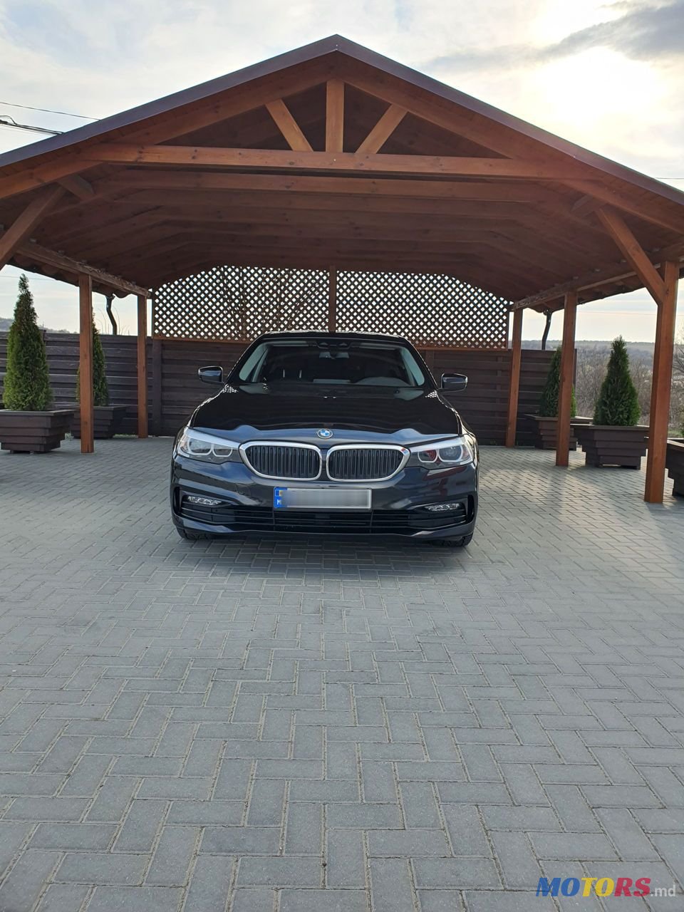 2017' BMW 5 Series photo #2