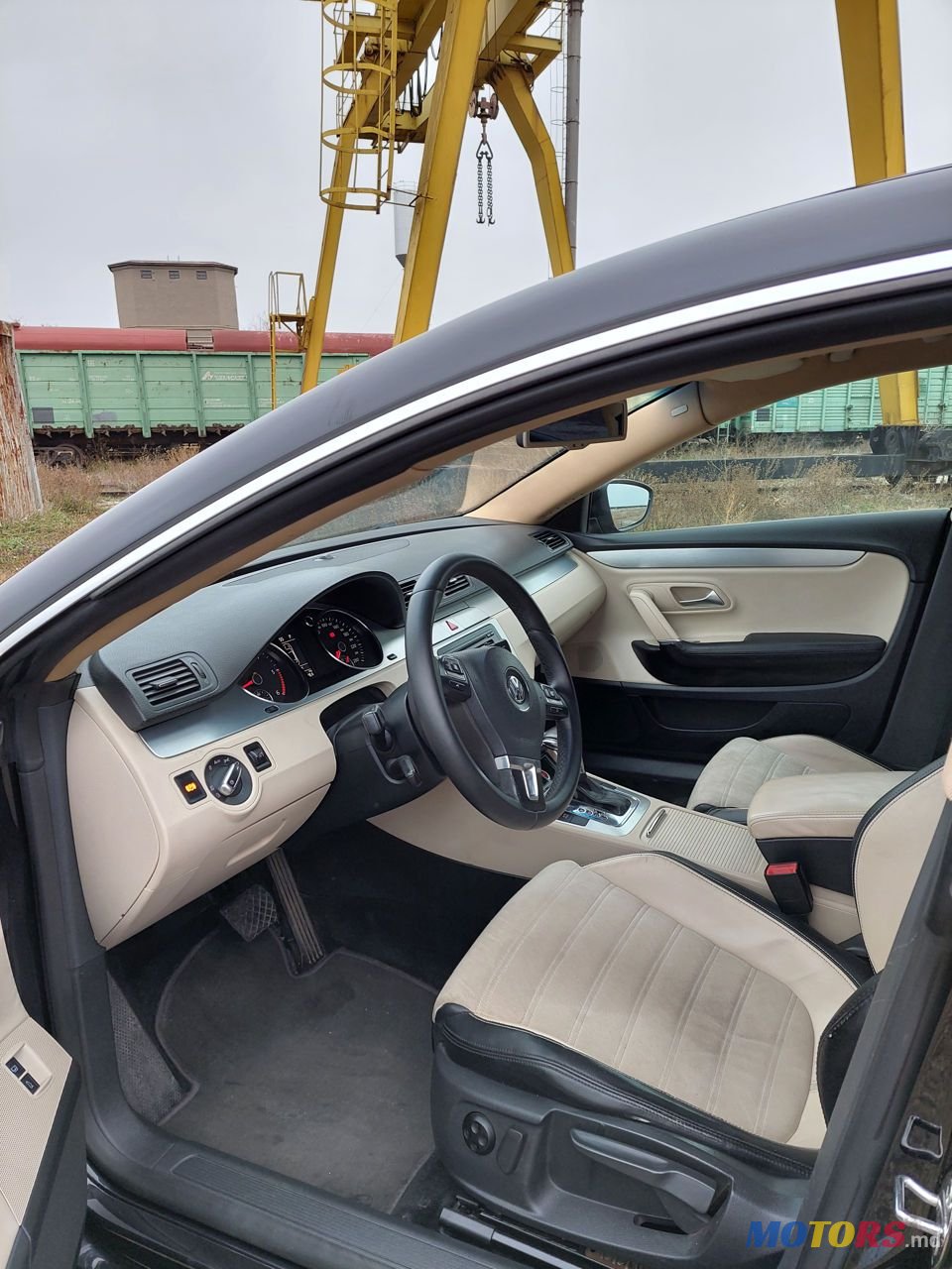 2009' Volkswagen Passat photo #6