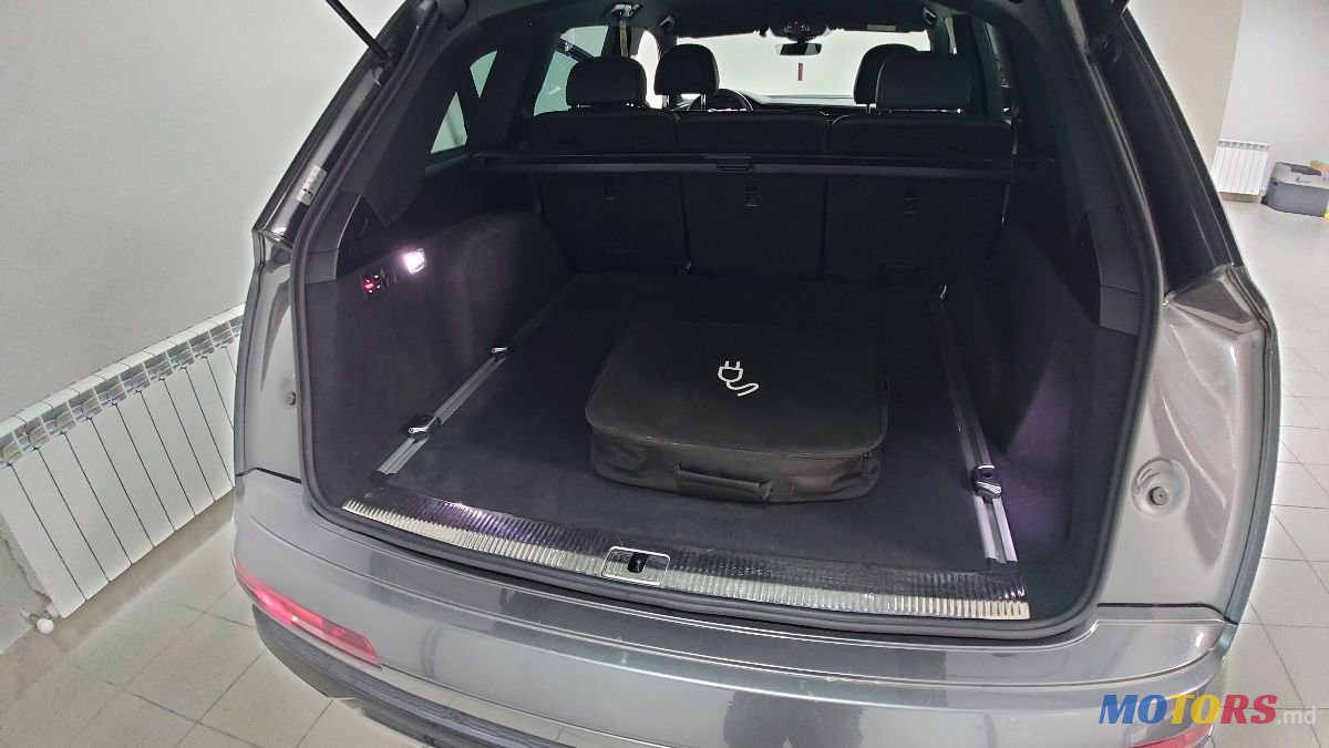 2020' Audi Q7 photo #3