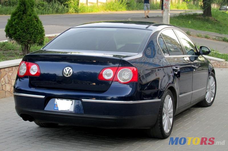 2007' Volkswagen Passat photo #2