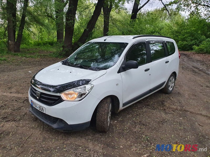 2014' Dacia Lodgy photo #1