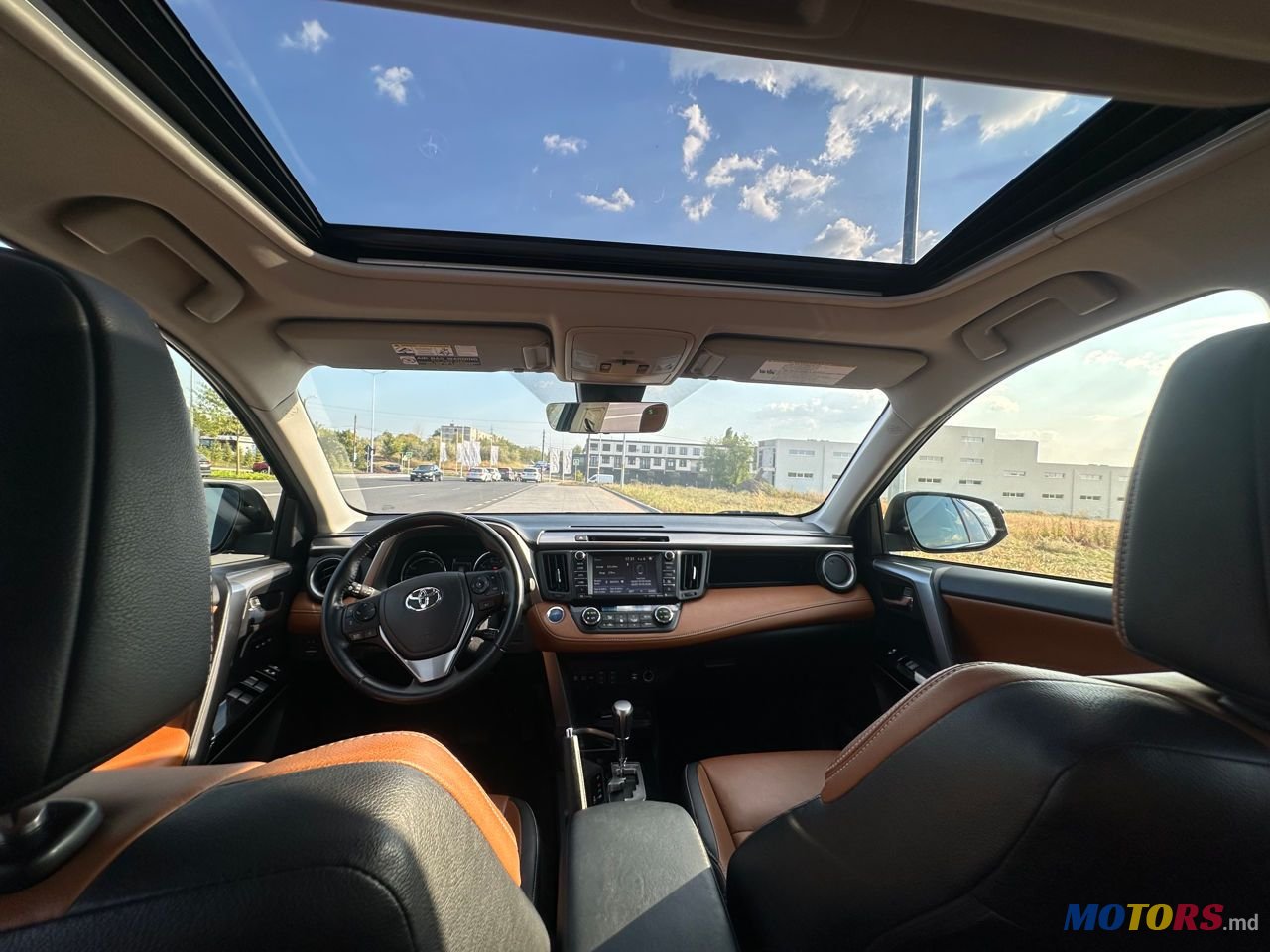 2016' Toyota RAV4 photo #5