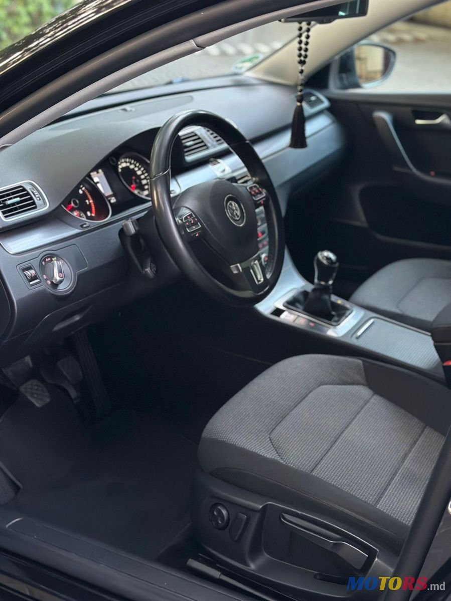 2014' Volkswagen Passat photo #6