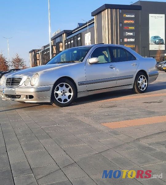 2000' Mercedes-Benz E-Class photo #3