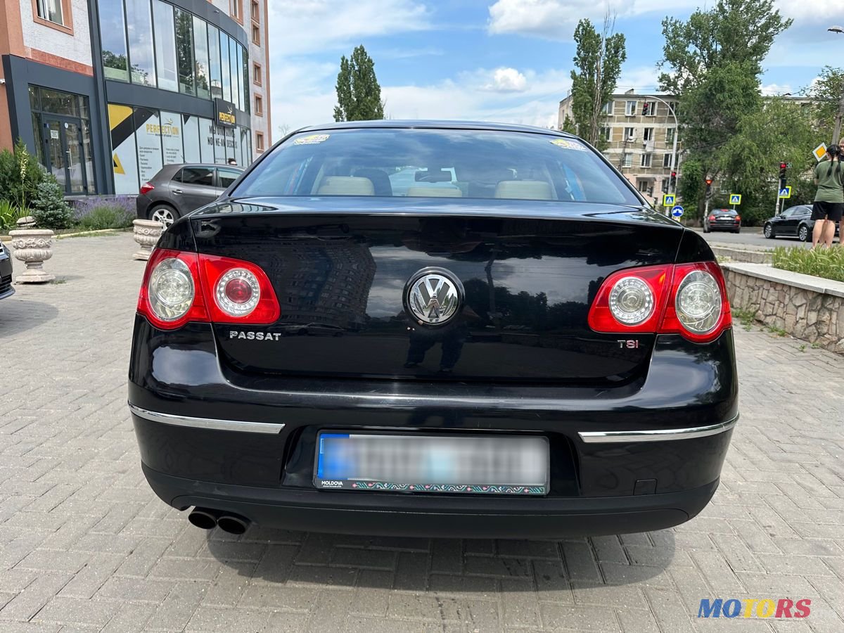 2008' Volkswagen Passat photo #5