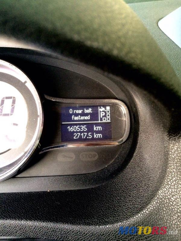 2011' Renault Megane photo #5