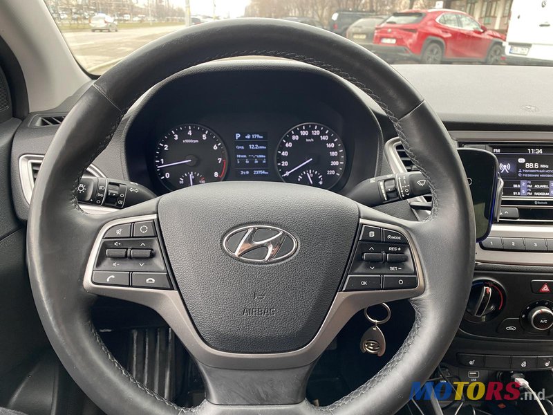 2019' Hyundai Accent photo #4