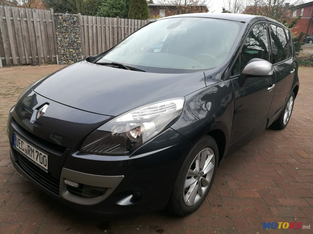 2011' Renault Scenic photo #6