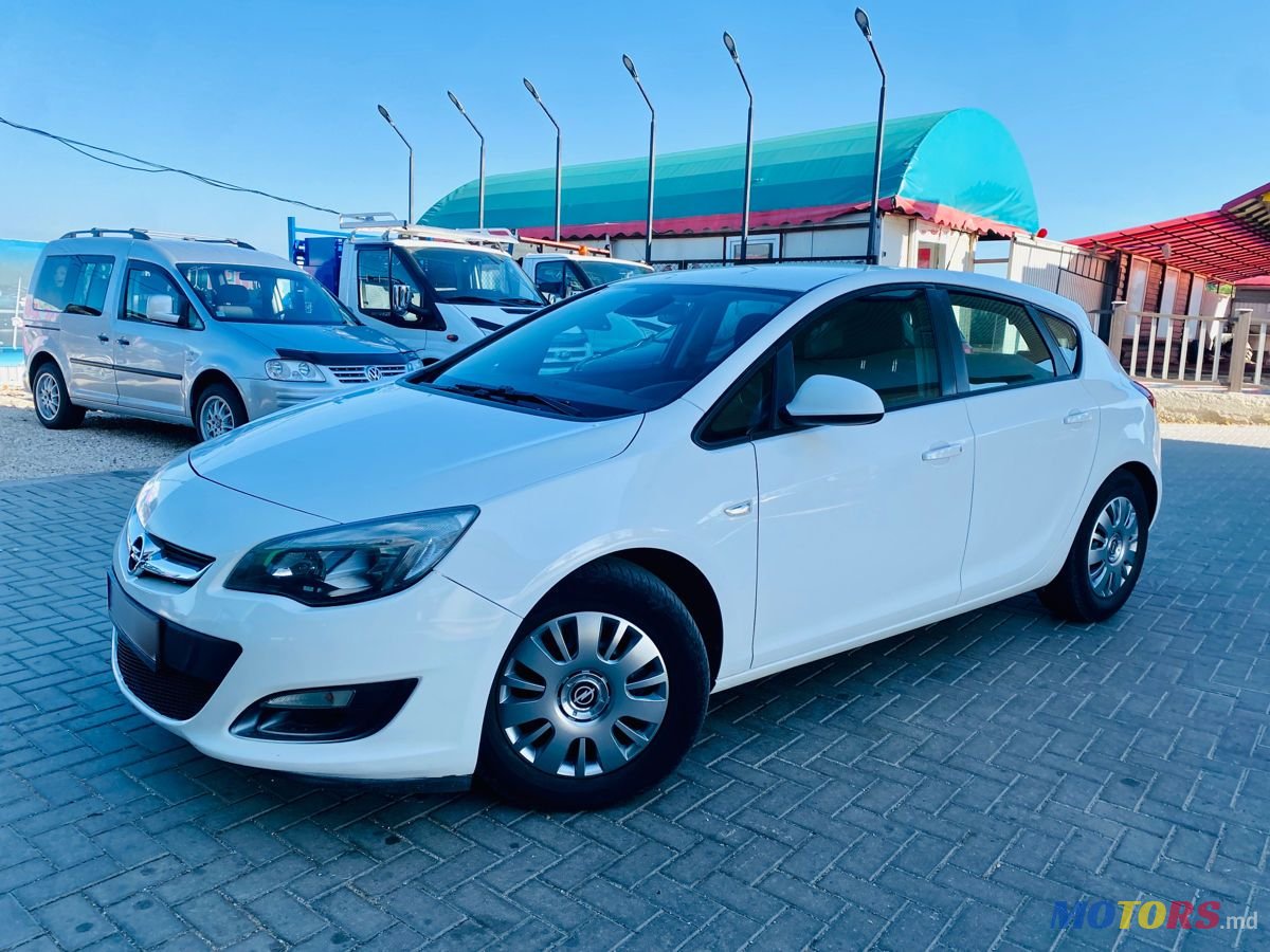 2014' Opel Astra photo #1