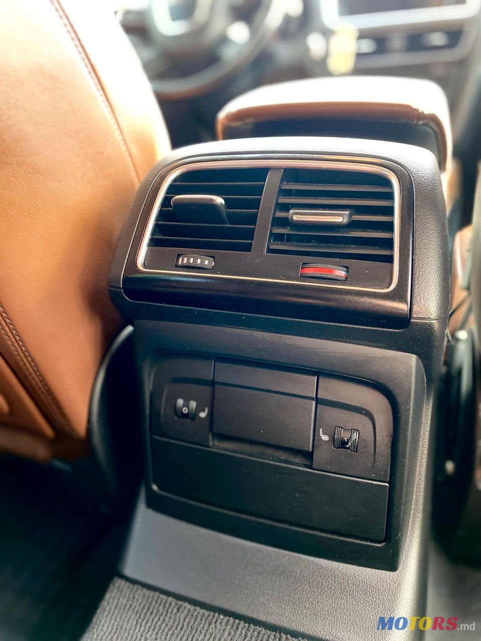 2011' Audi Q5 photo #6