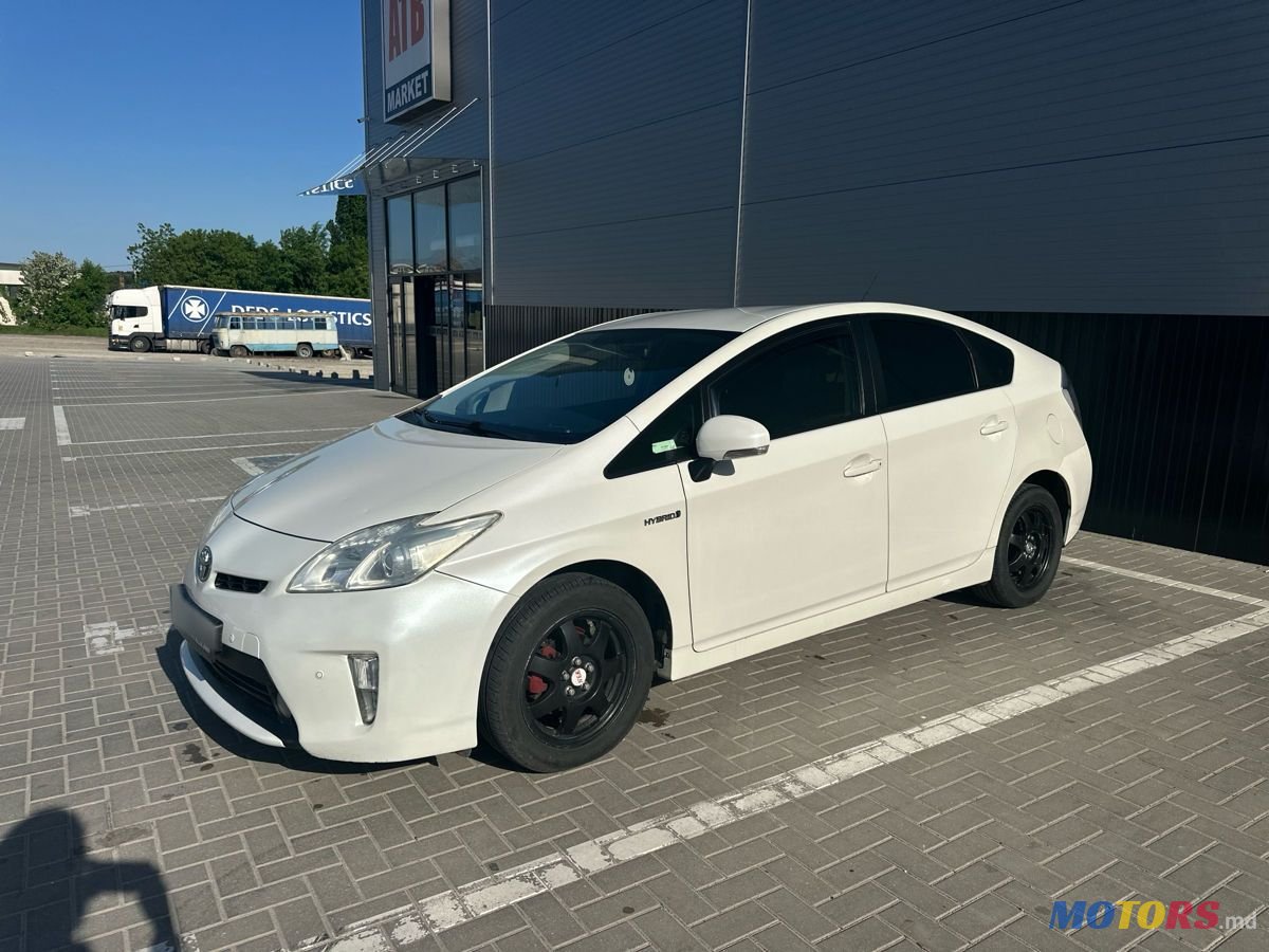 2011' Toyota Prius photo #1