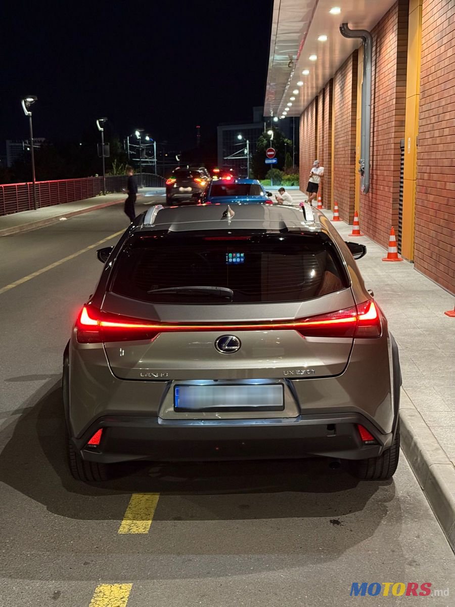 2019' Lexus UX photo #5