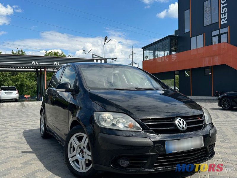 2005' Volkswagen Golf Plus photo #1