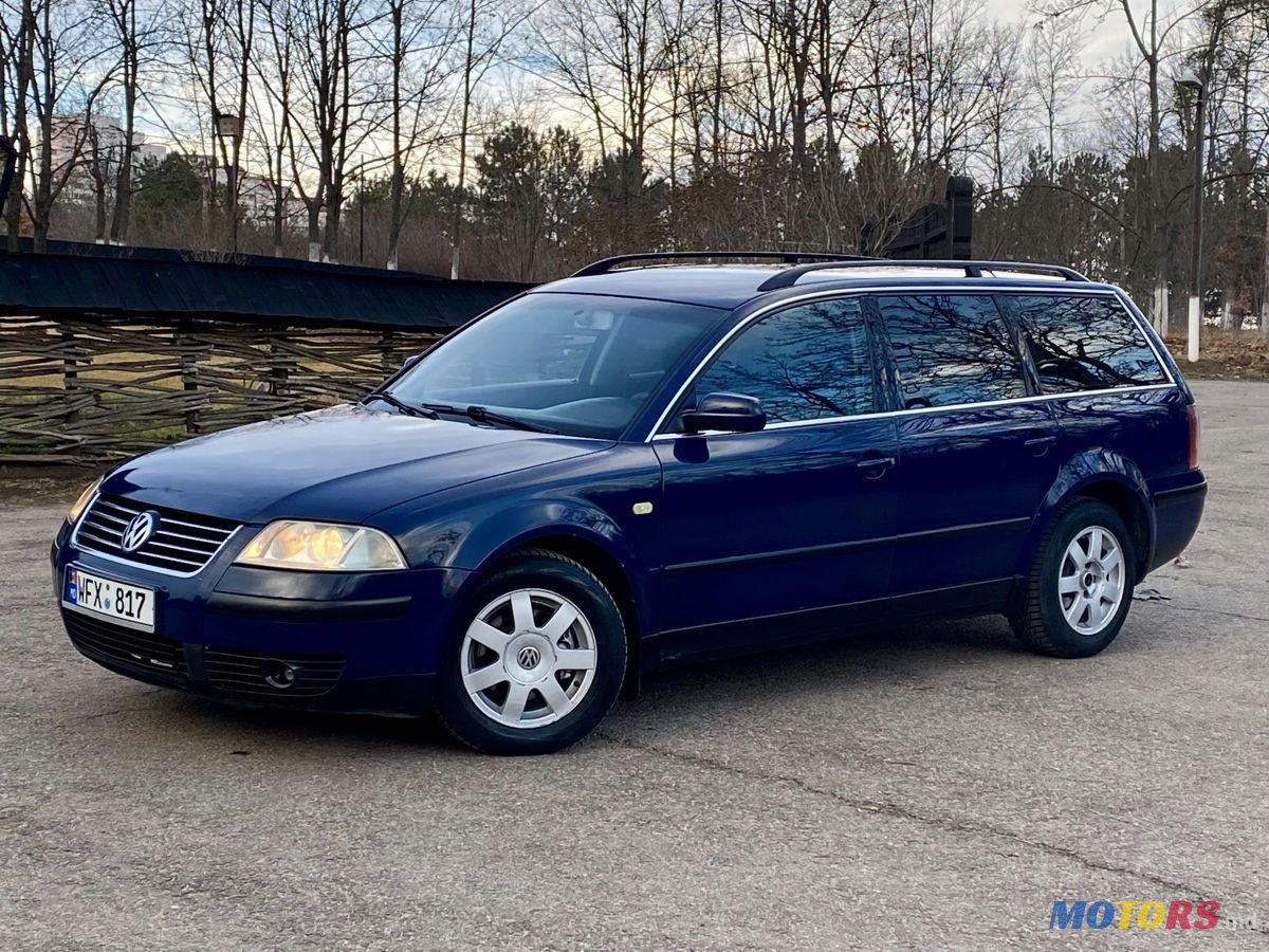 2001' Volkswagen Passat photo #3