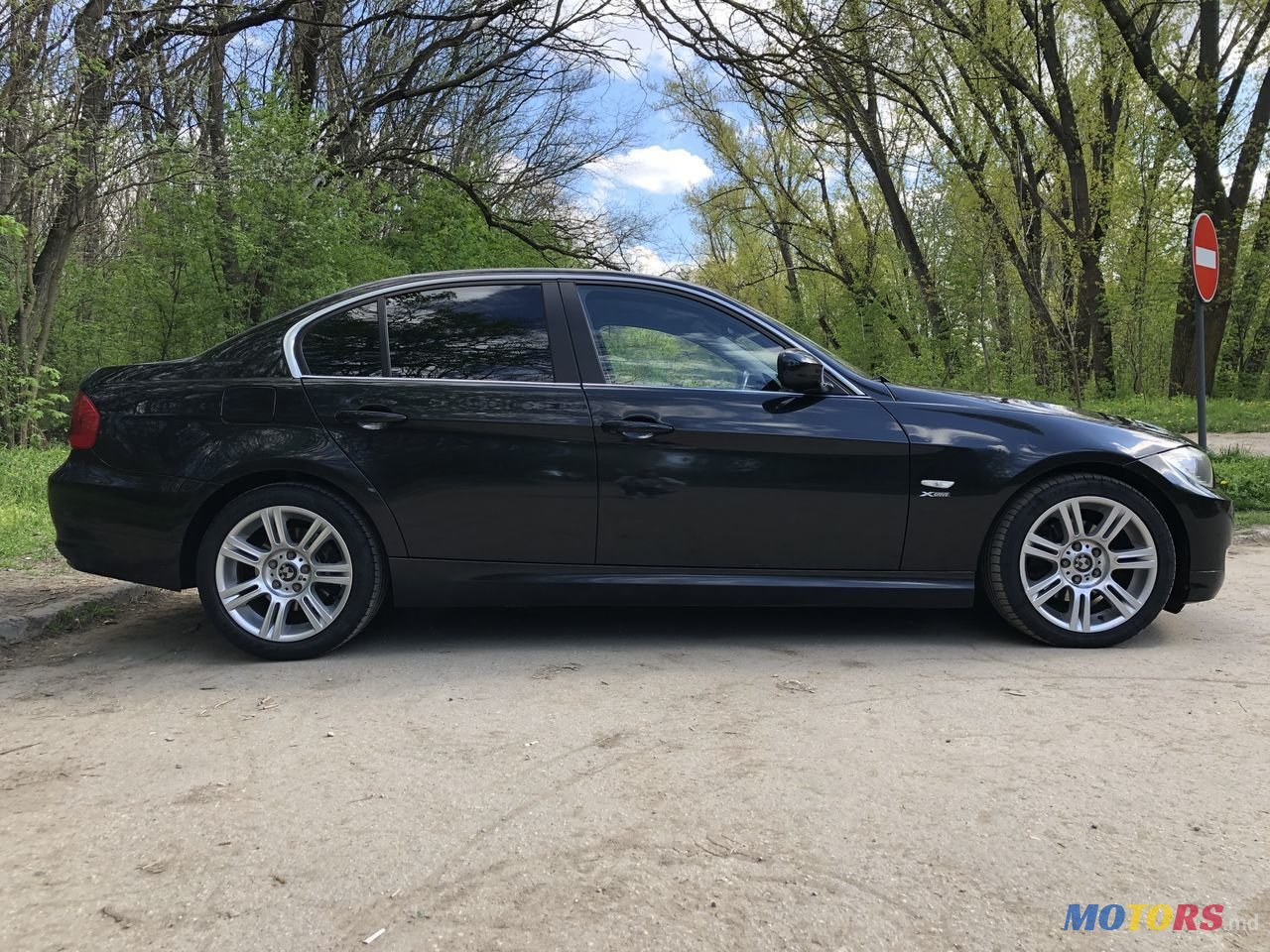 2009' BMW 3 Series photo #5