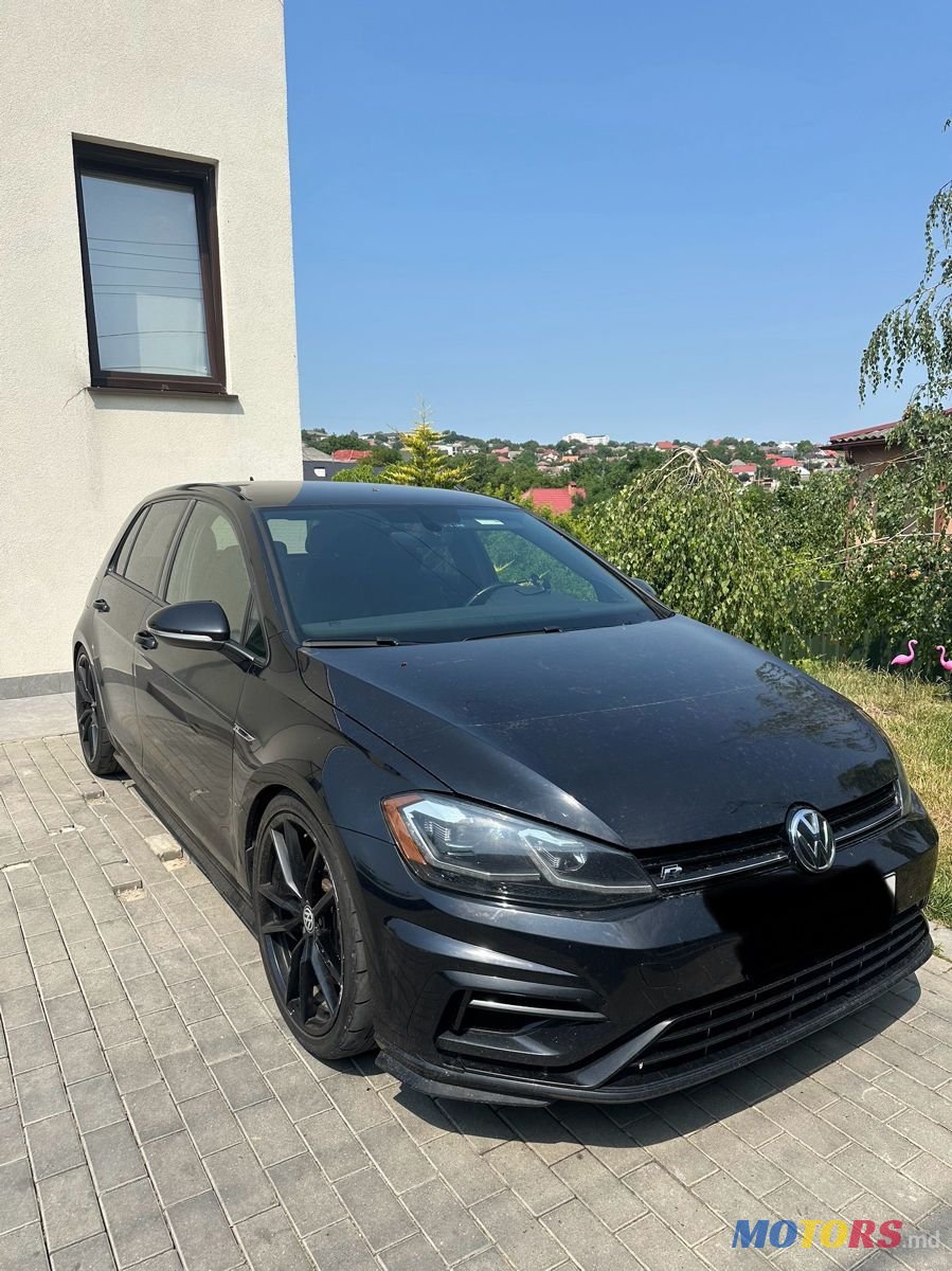 2018' Volkswagen Golf photo #6