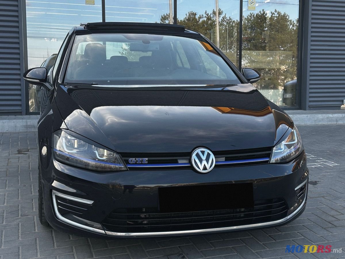 2015' Volkswagen Golf photo #2