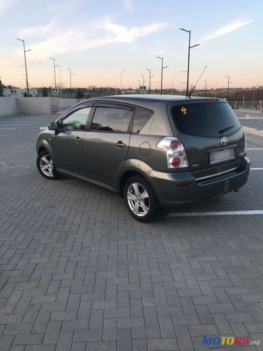 2007' Toyota Corolla Verso photo #2