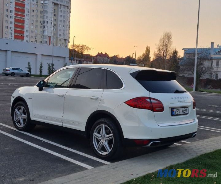 2011' Porsche Cayenne photo #5