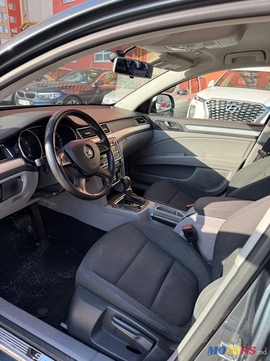 2014' Skoda Superb photo #4