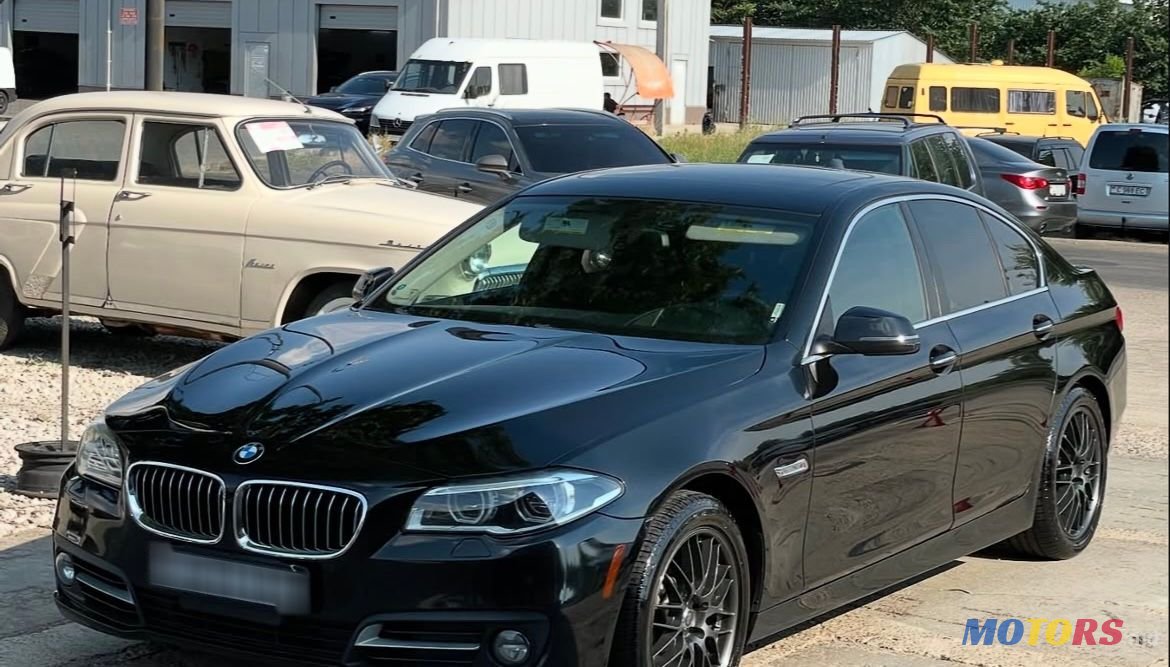 2016' BMW 5 Series photo #2