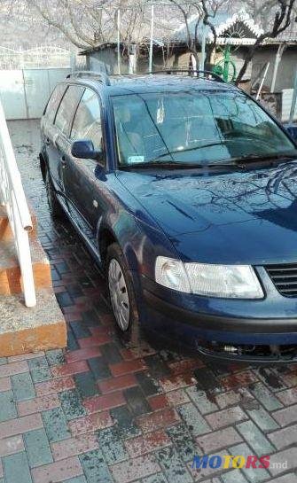 2009' Volkswagen Passat photo #3