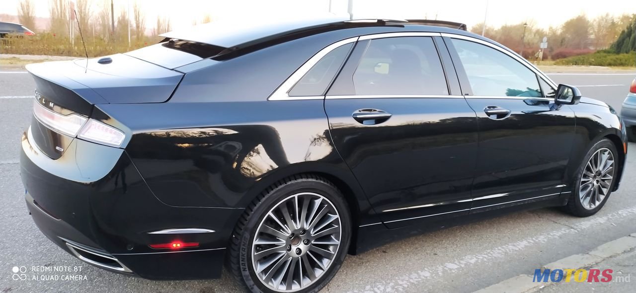 2013' Lincoln MKZ photo #5